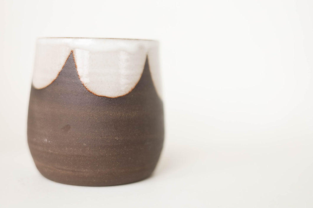 miss sylva scallop  (dark) *handmade ceramic thumb indent mug*